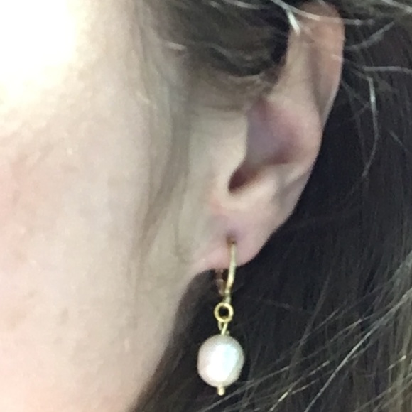 Lucrezia Borgia Natural Pearl Gold Hoop Renaissance Earrings Handmade Replicas - Picture 7 of 12